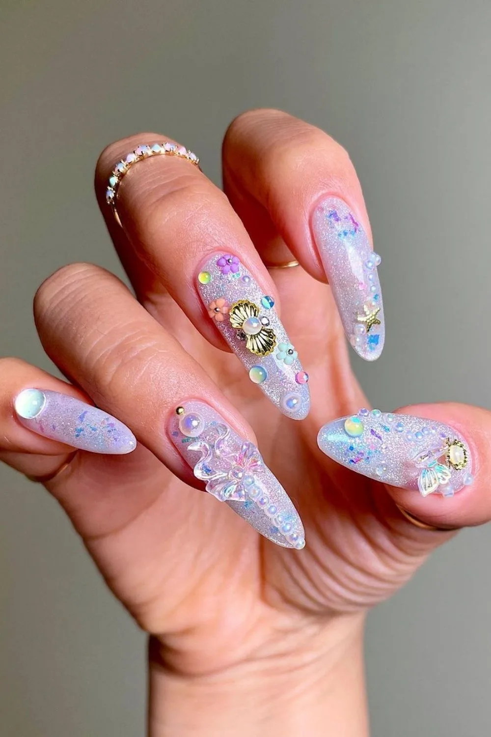 3d nails with little pearls