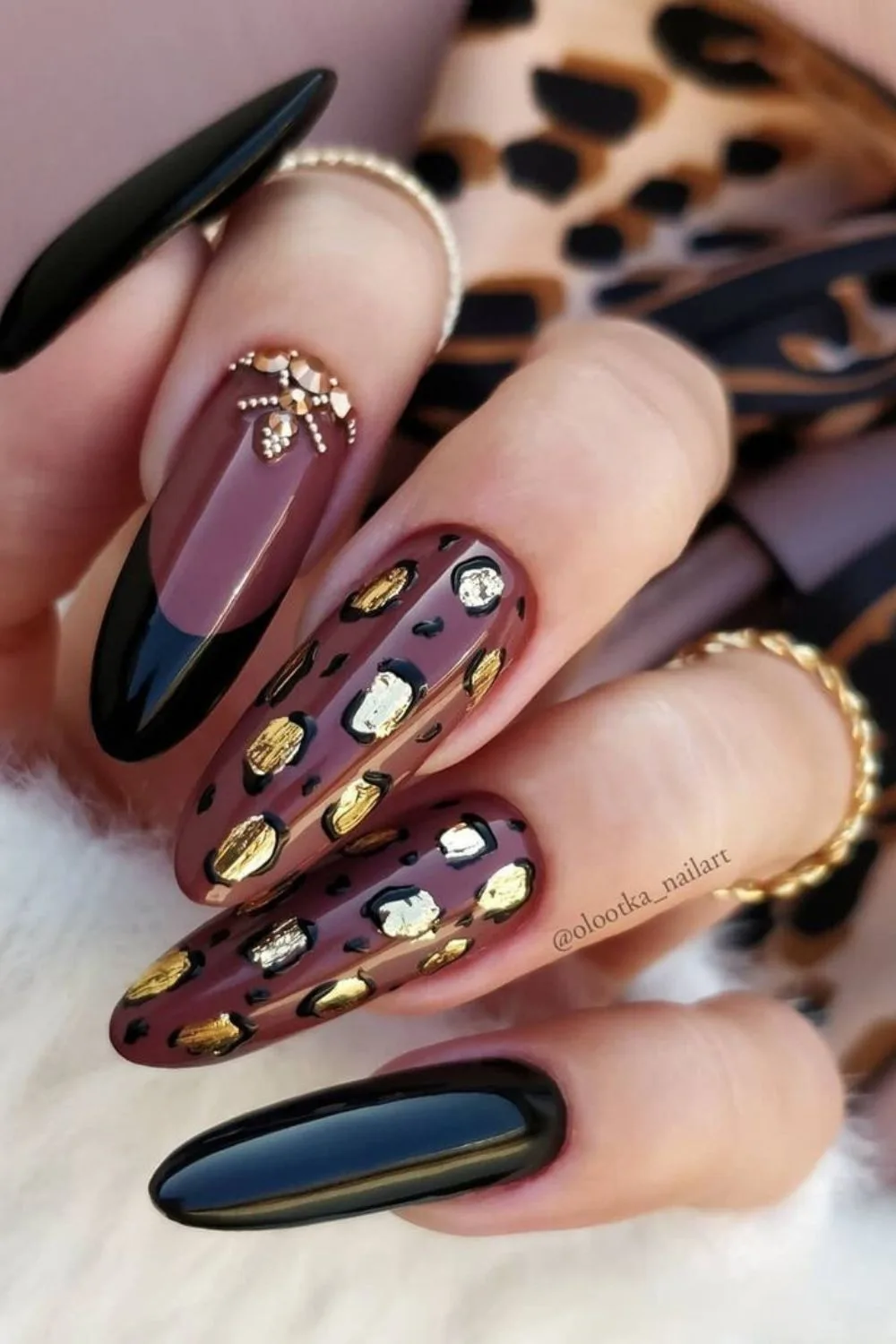 Black and gold leopard nails