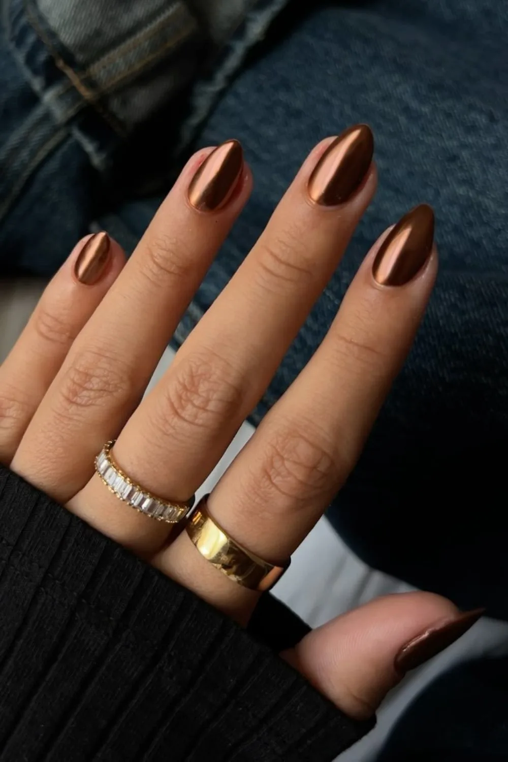 Brown chrome mani