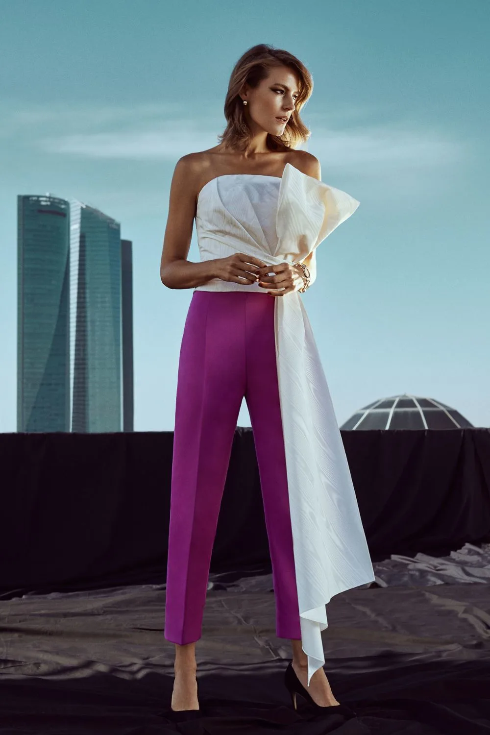 Elegant pant outfit idea for a wedding