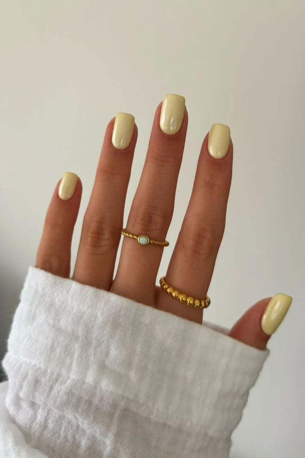 Glazed butter yellow mani