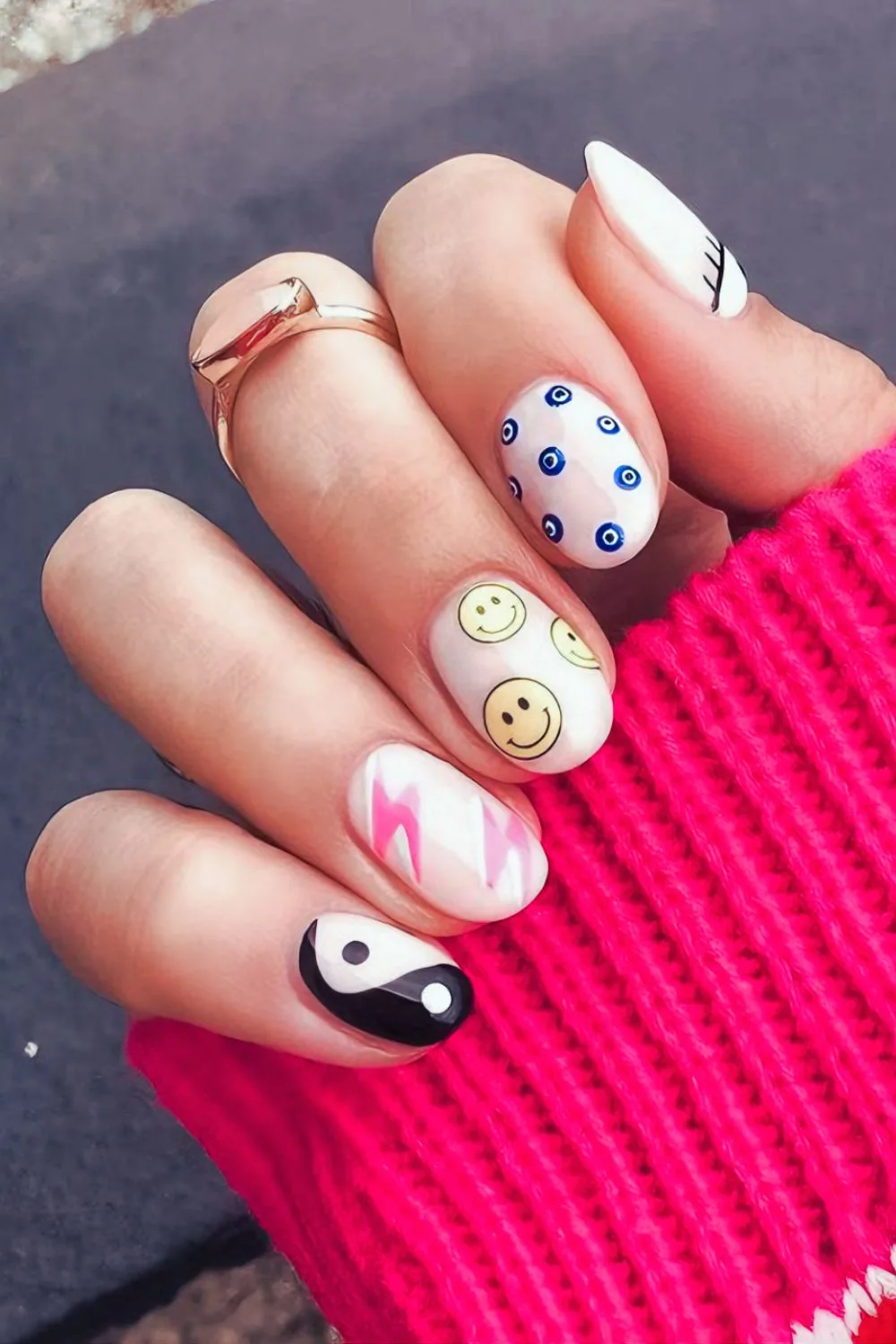 Happy nails with yin yang and smileys