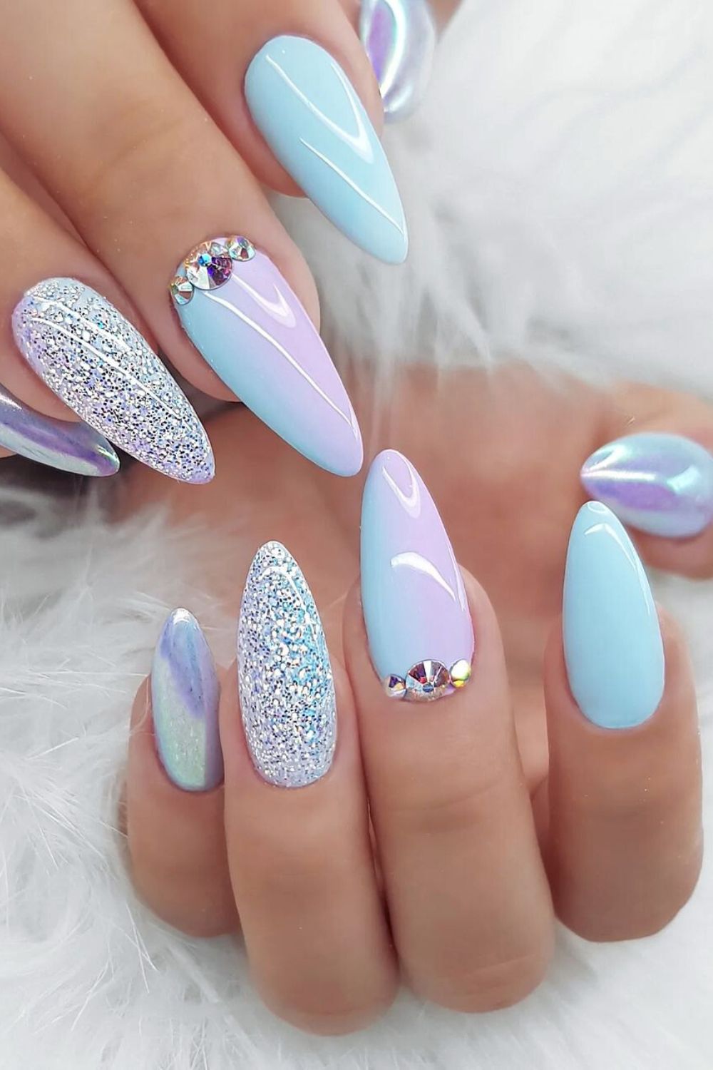 Pastel mermaid gradient nails