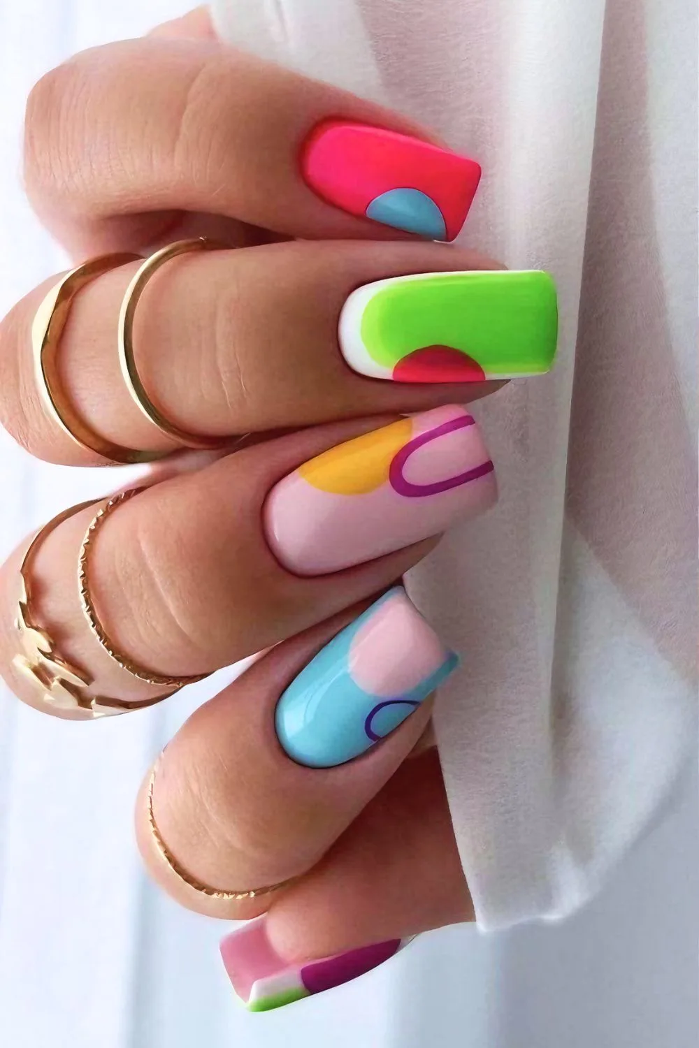 Pop art nail design