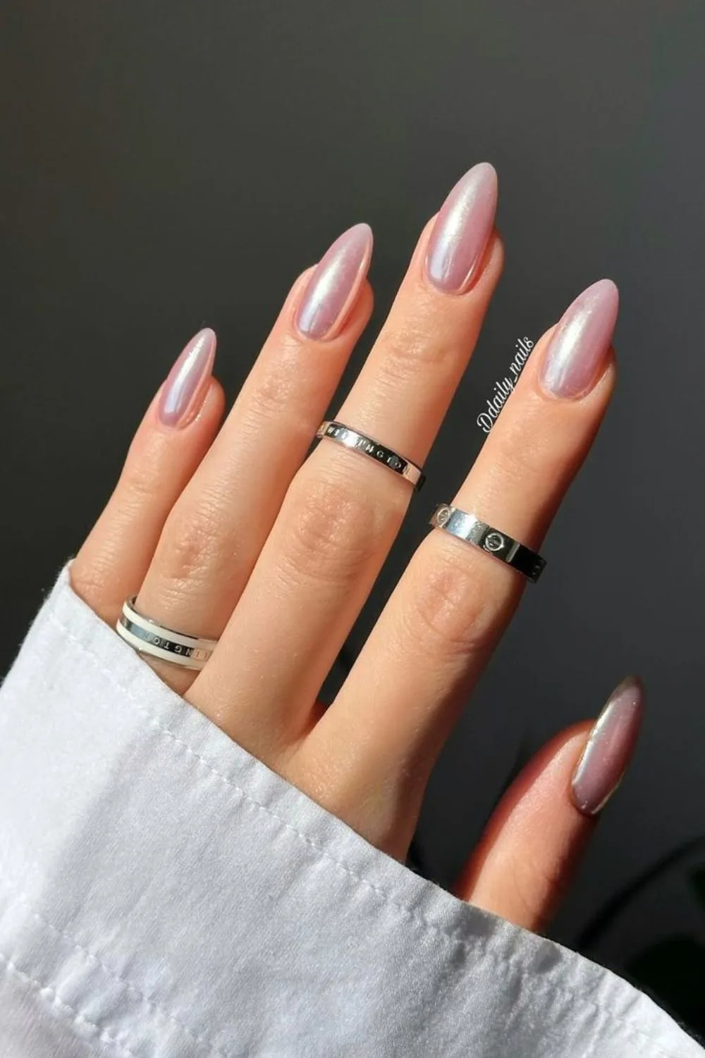 Soft pink chrome mani