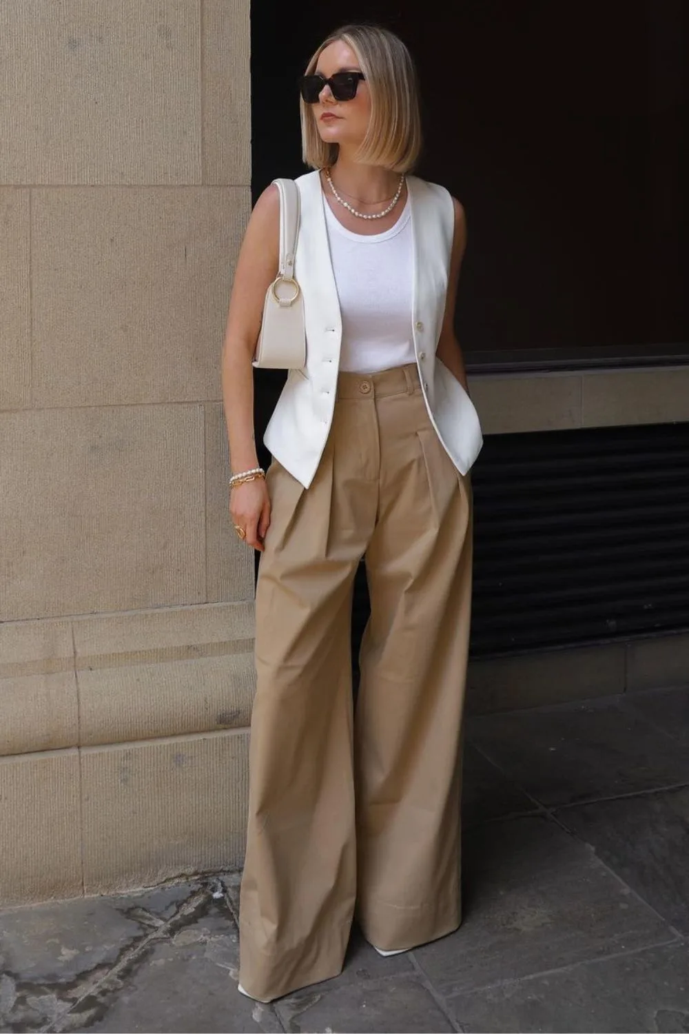 Sophisticated neutral outfit idea