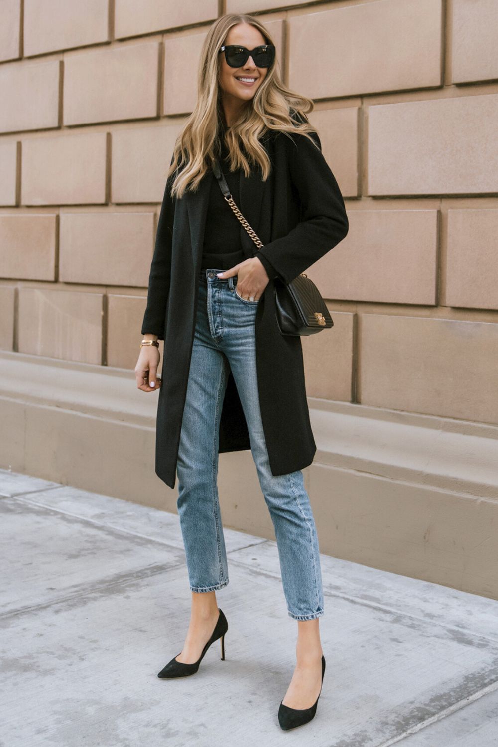 Urban minimalism jeans outfit