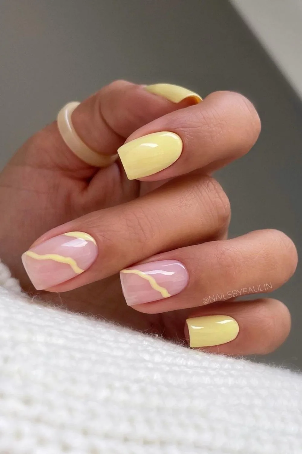 Abstract butter yellow nails