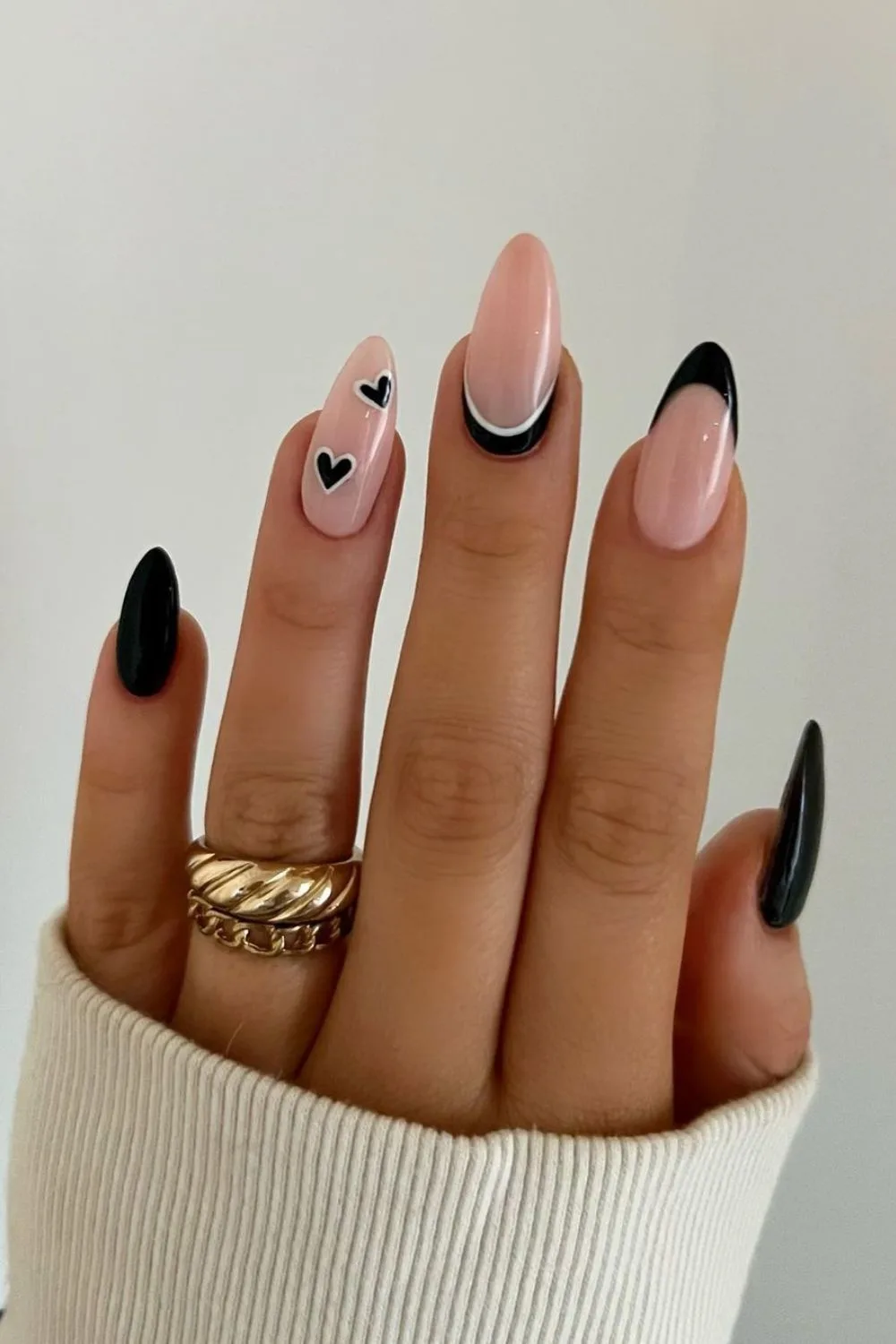 Black nails with hearts