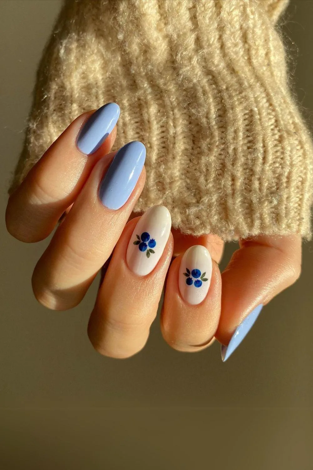 Blue and white nails with blueberry accents