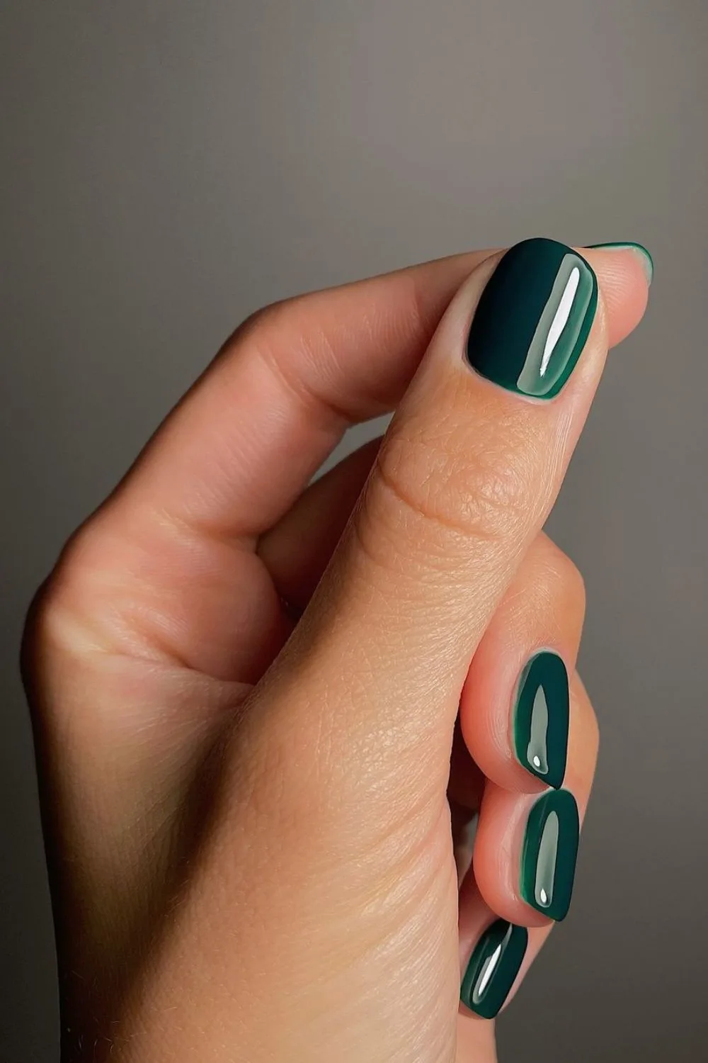 Emerald green nails