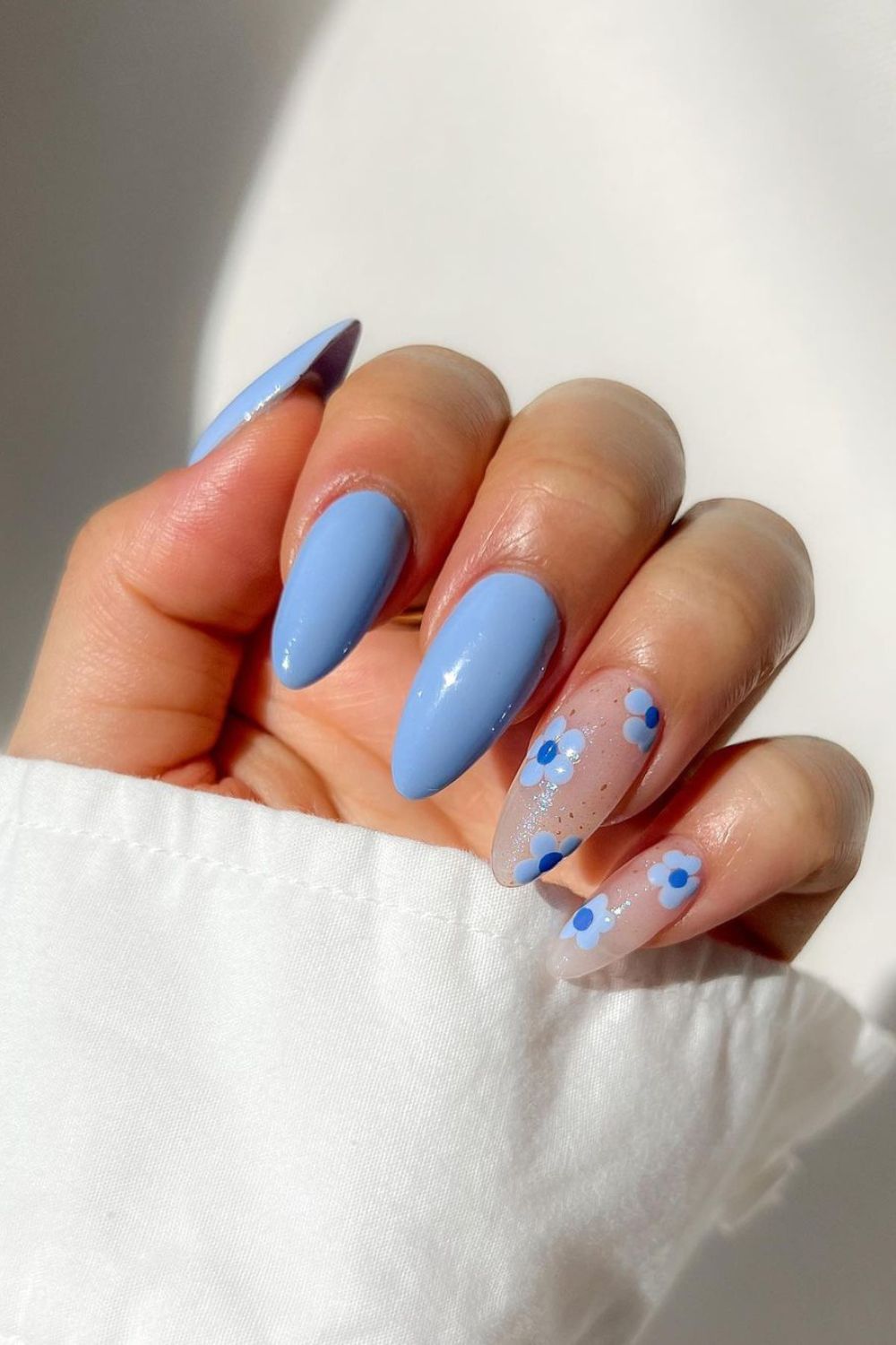 Floral blue nails