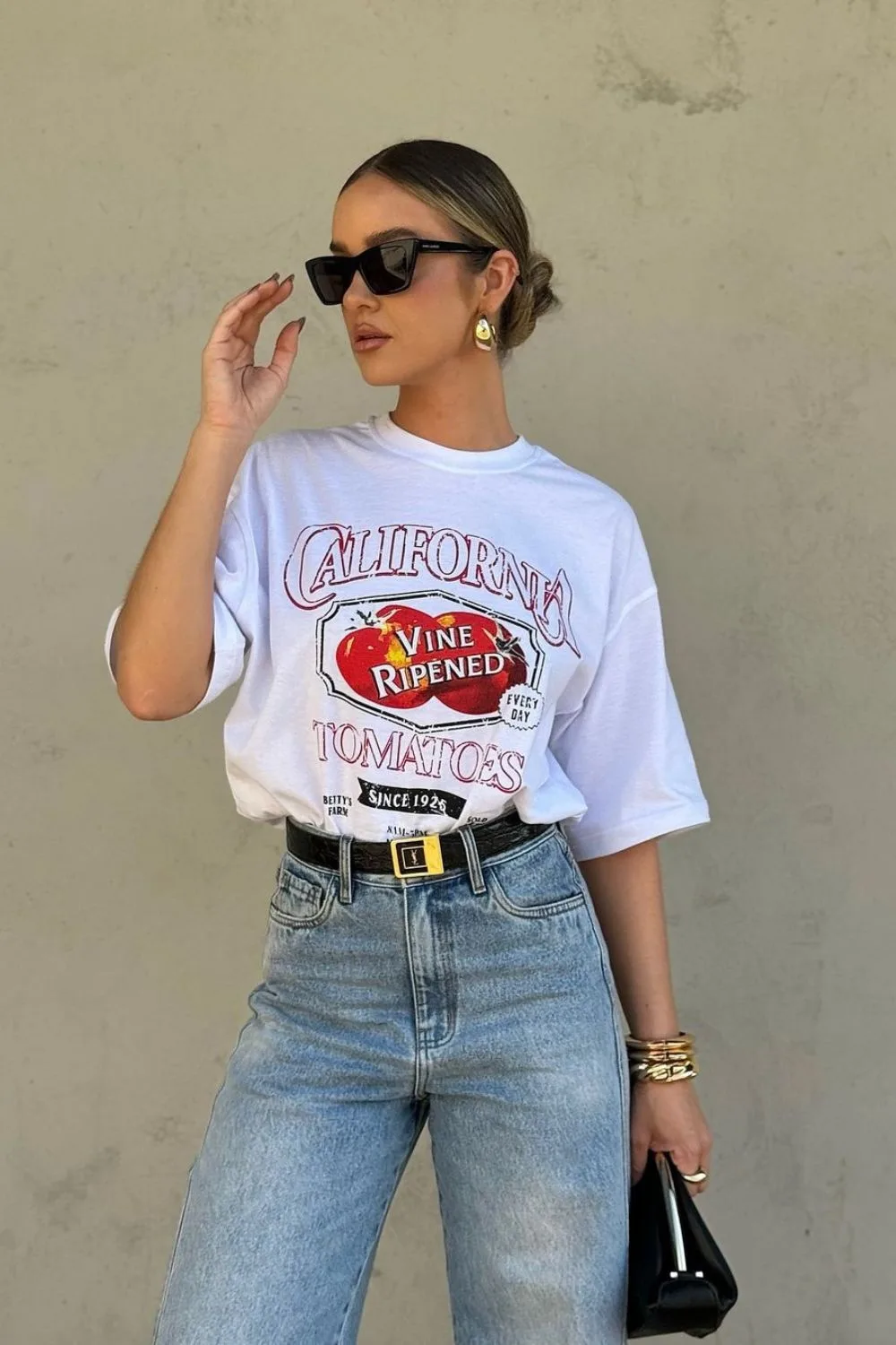 Graphic tee and mom jeans