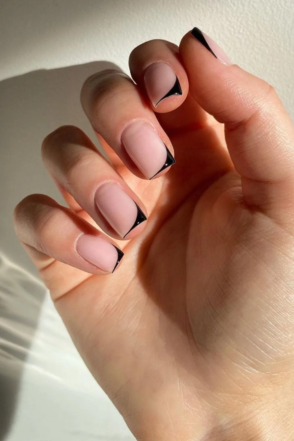 Nails with black side tips