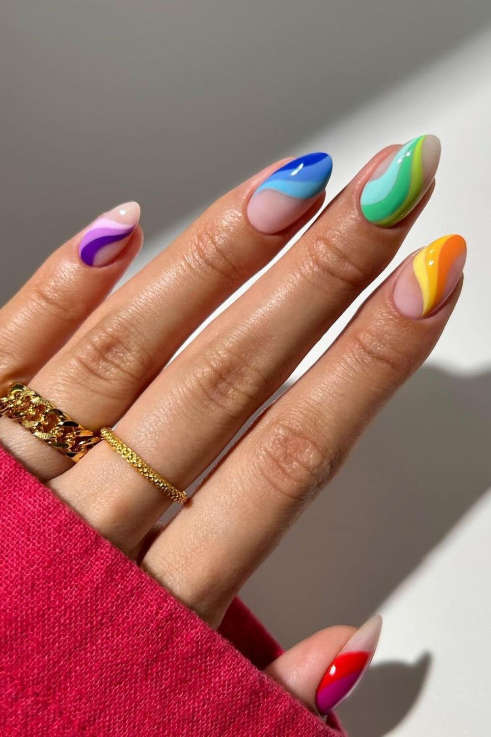 Nails with bold color waves