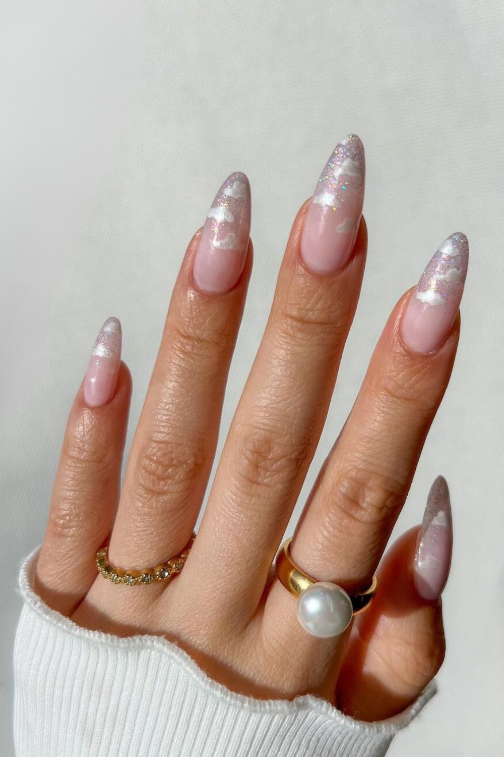 Nails with glittery cloud tips