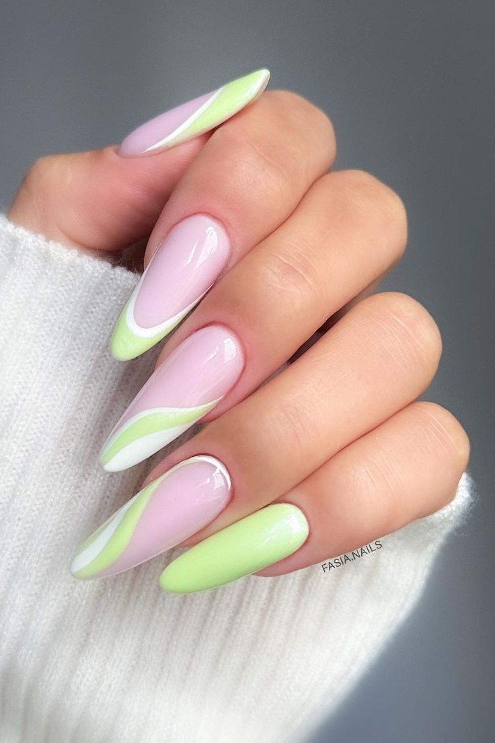 Nails with lime twirls