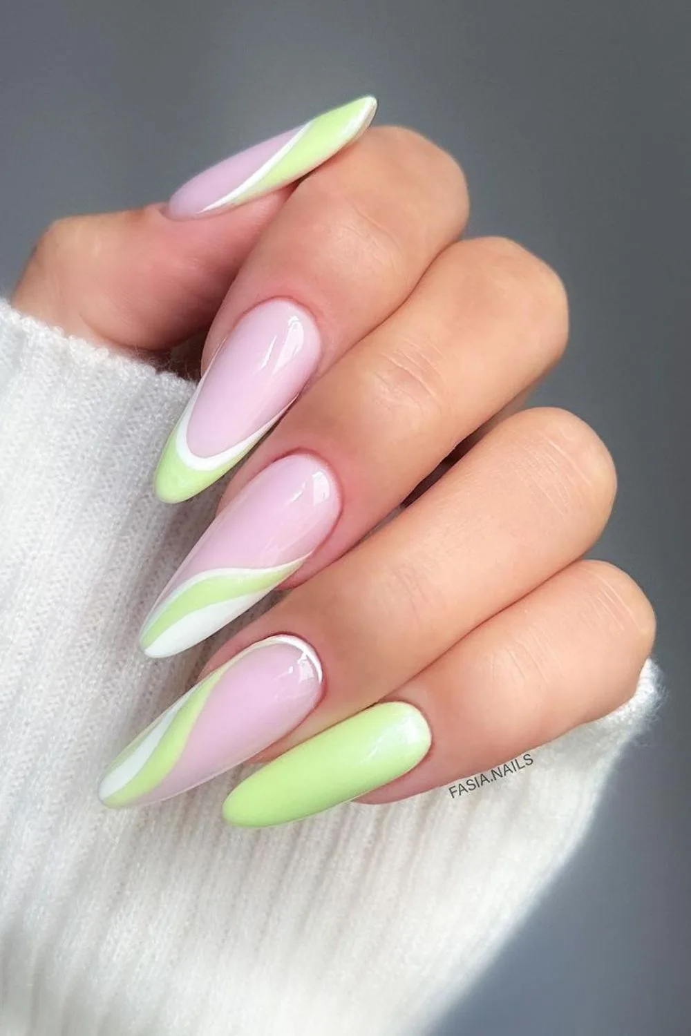 Nails with lime twirls