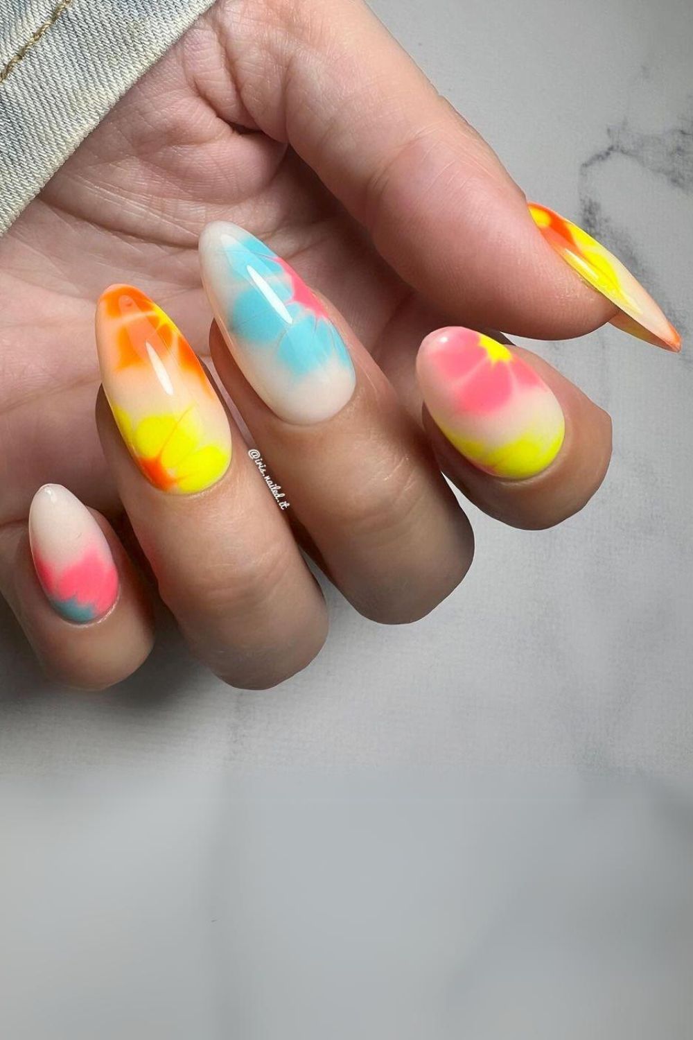 Neon tie-dye nails