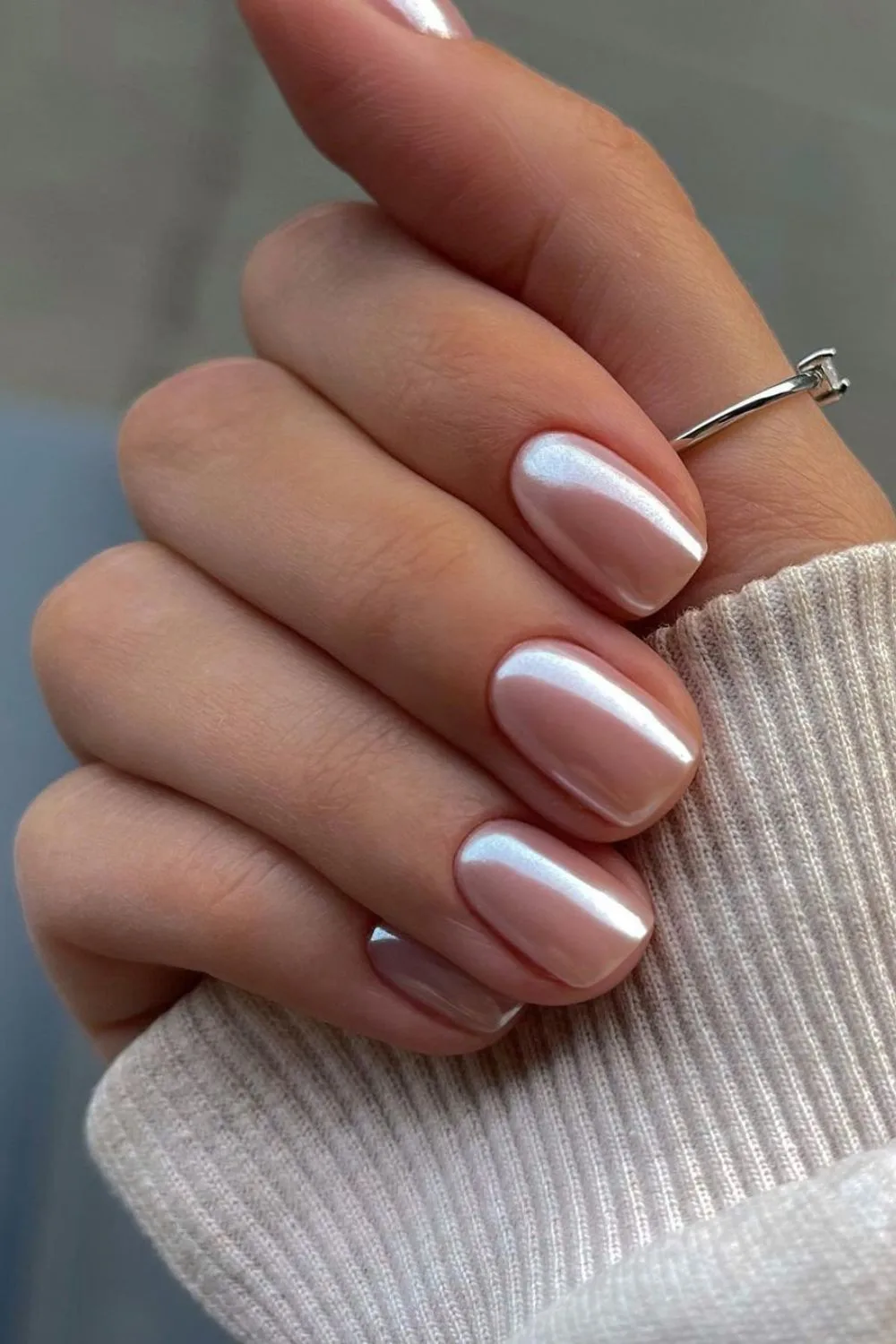 Neutral chrome nails