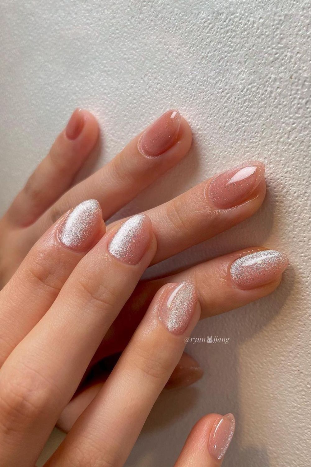 Peach velvet nails