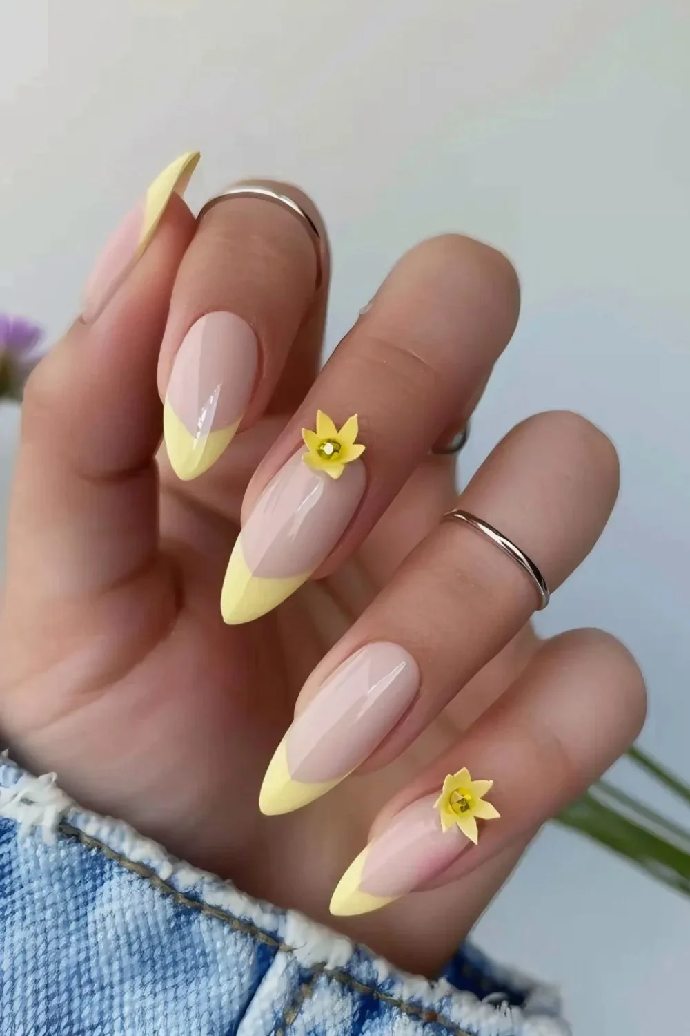 Pointed frenchies with 3d flowers