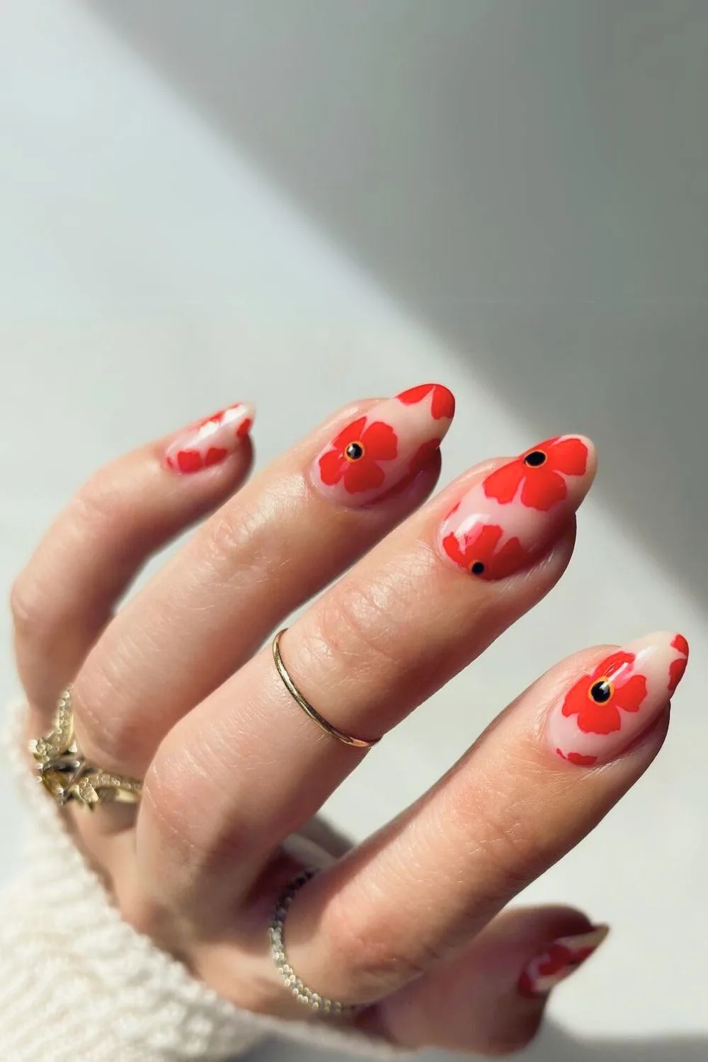 Poppy nails