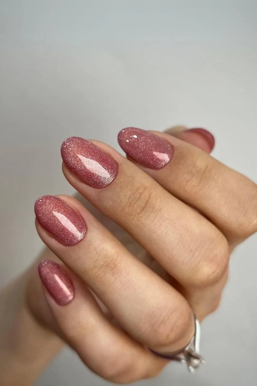 Rosy pink velvet nails