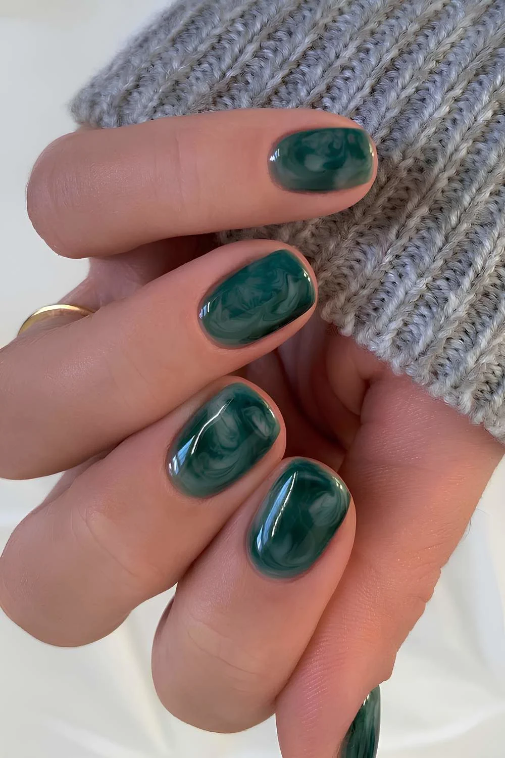 Emerald Green Nails for Cozy Weather
