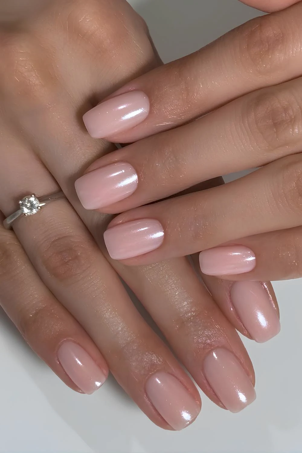 Short light pink chrome mani