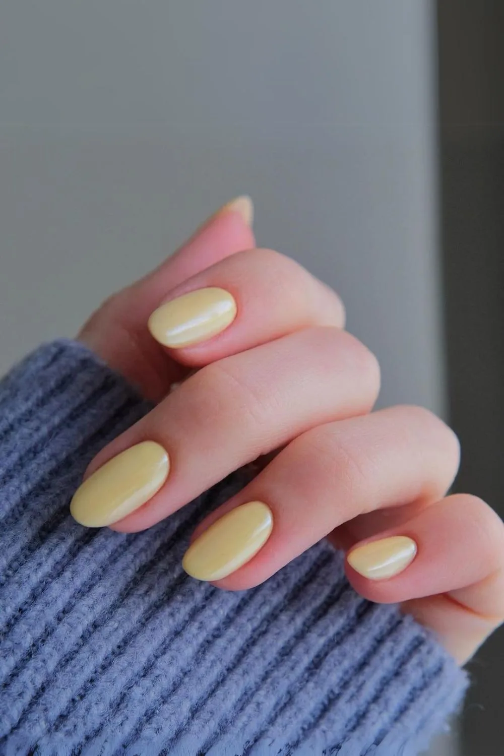 Simple butter yellow nails