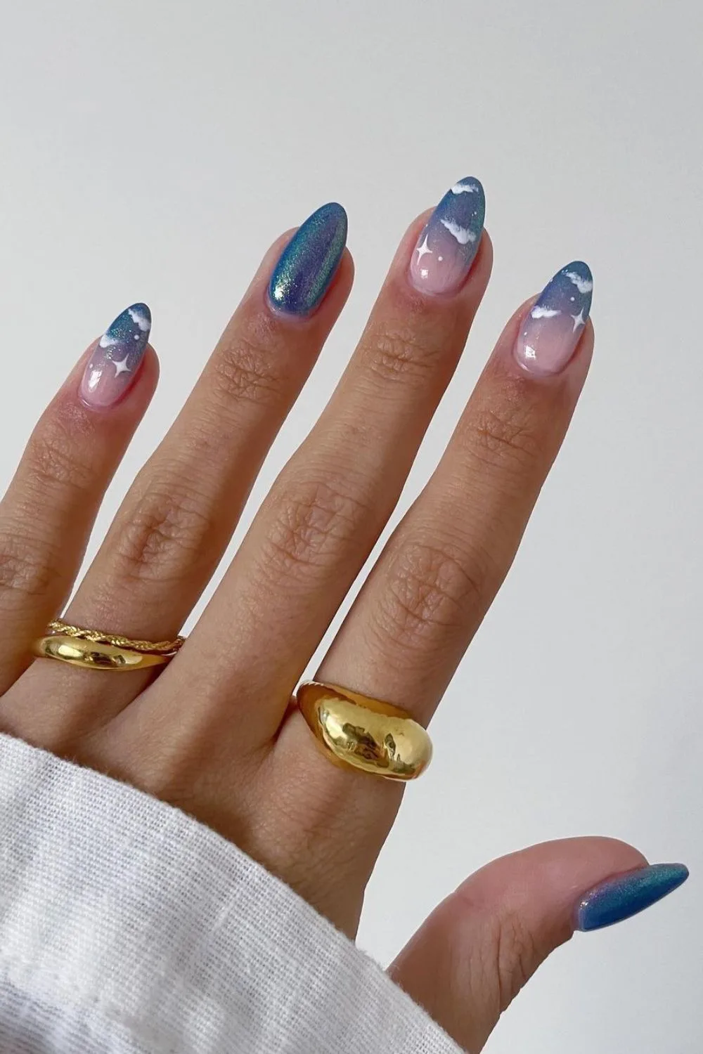 Sparkly blue ombre tips