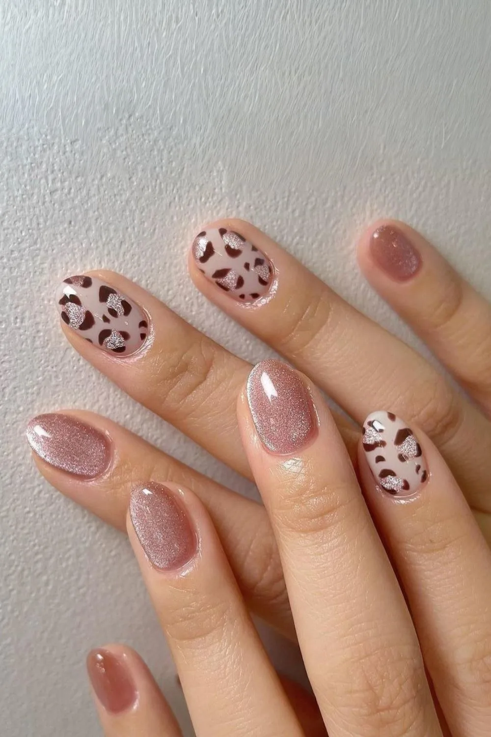 Velvet leopard print nails