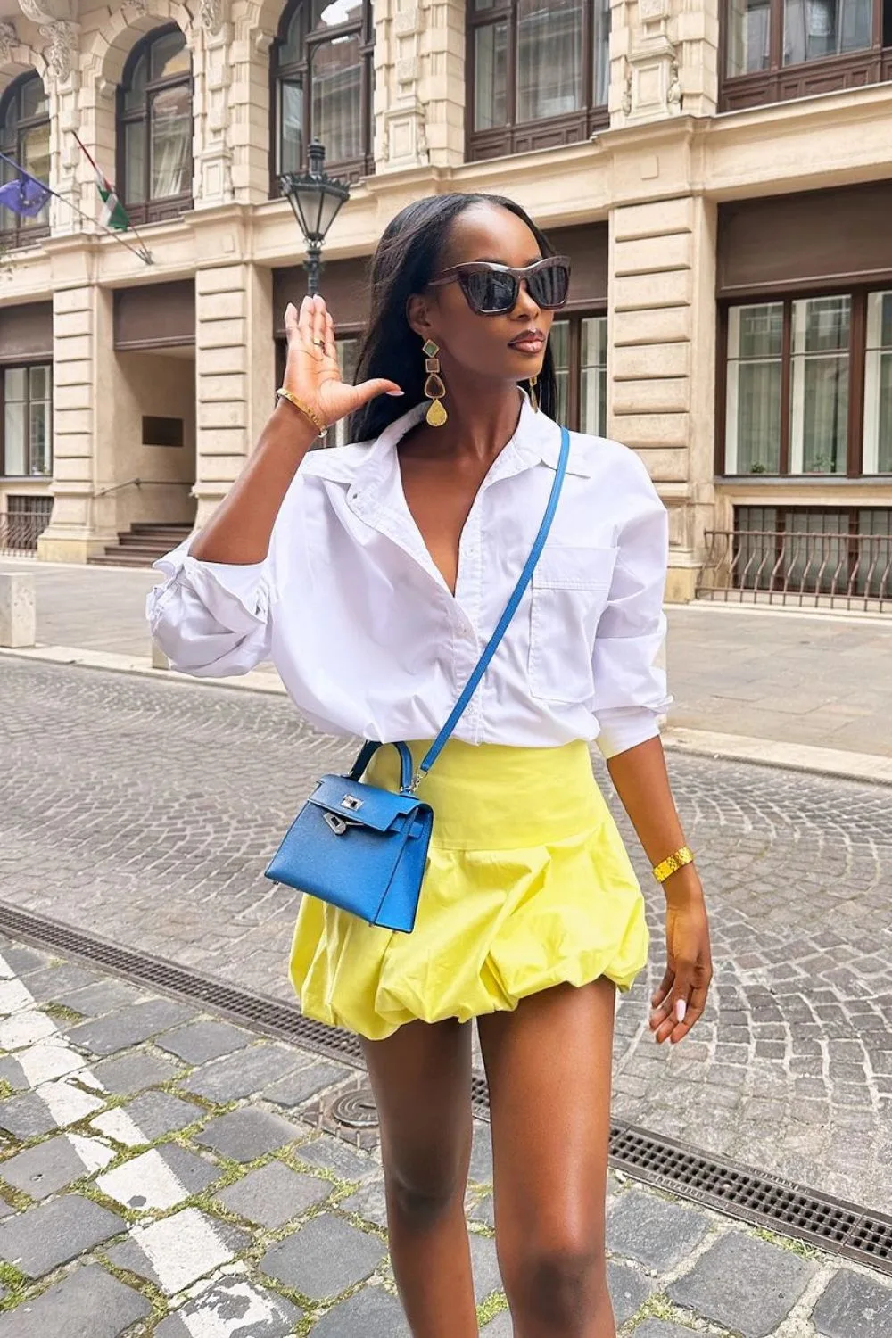 Blue top yellow skirt online