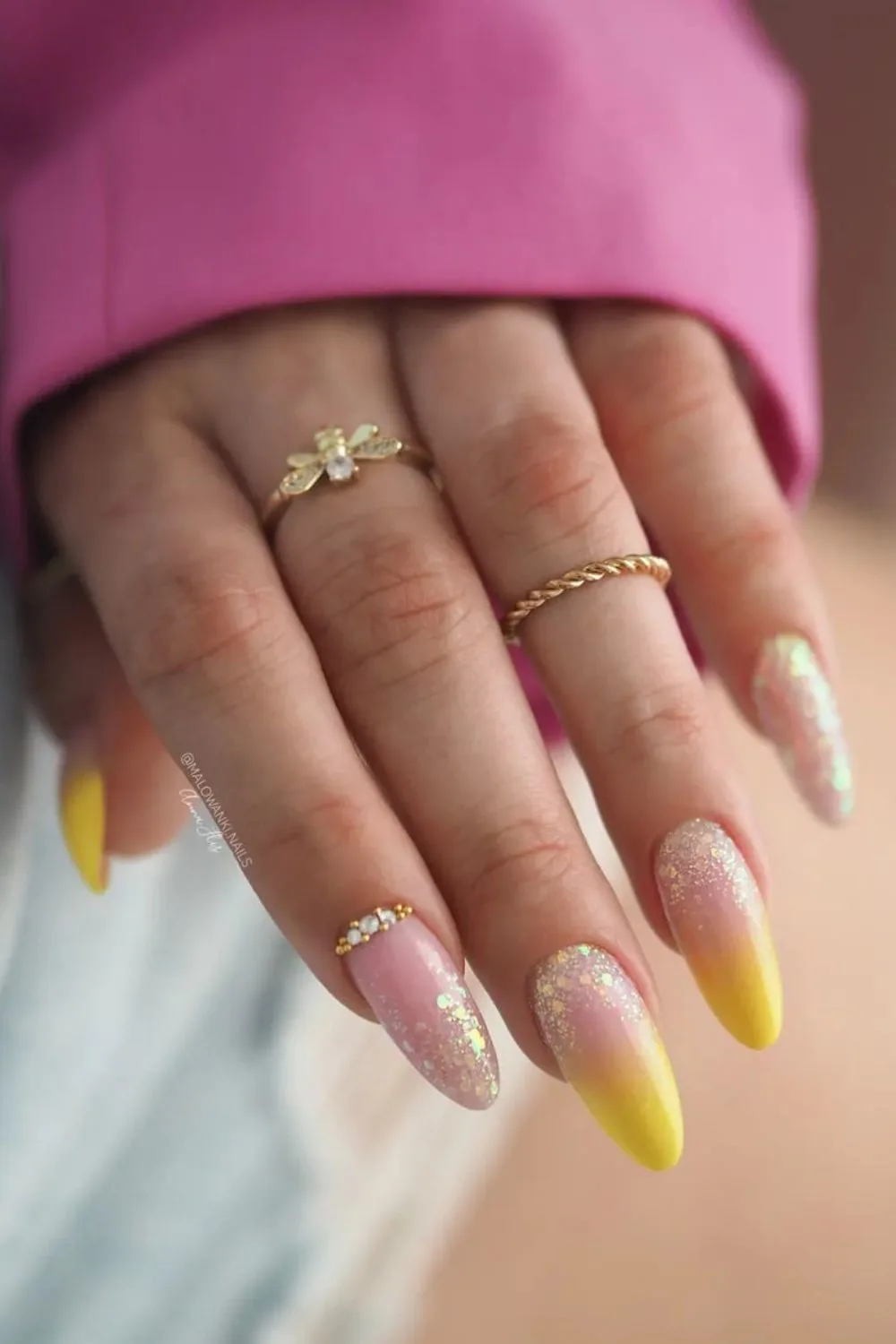 Yellow glitter nails