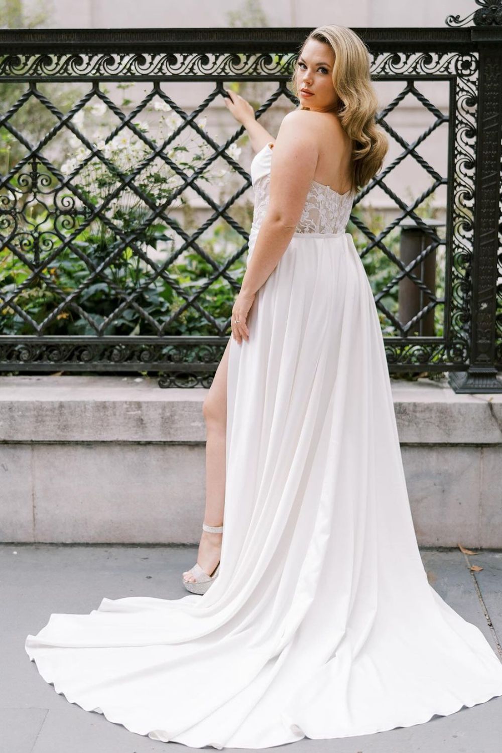 elegant plus size wedding dress2