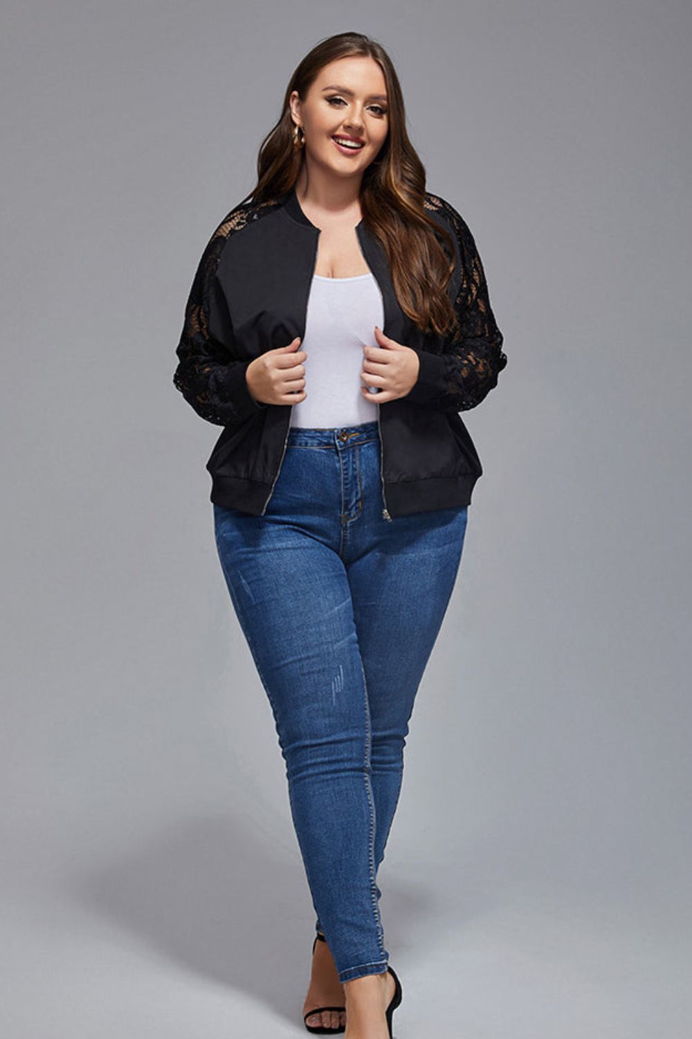 jeans and jacket on curvy girl