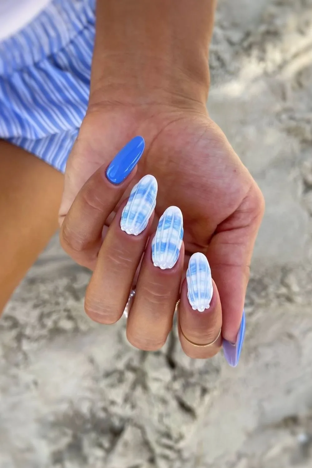 seashel nails