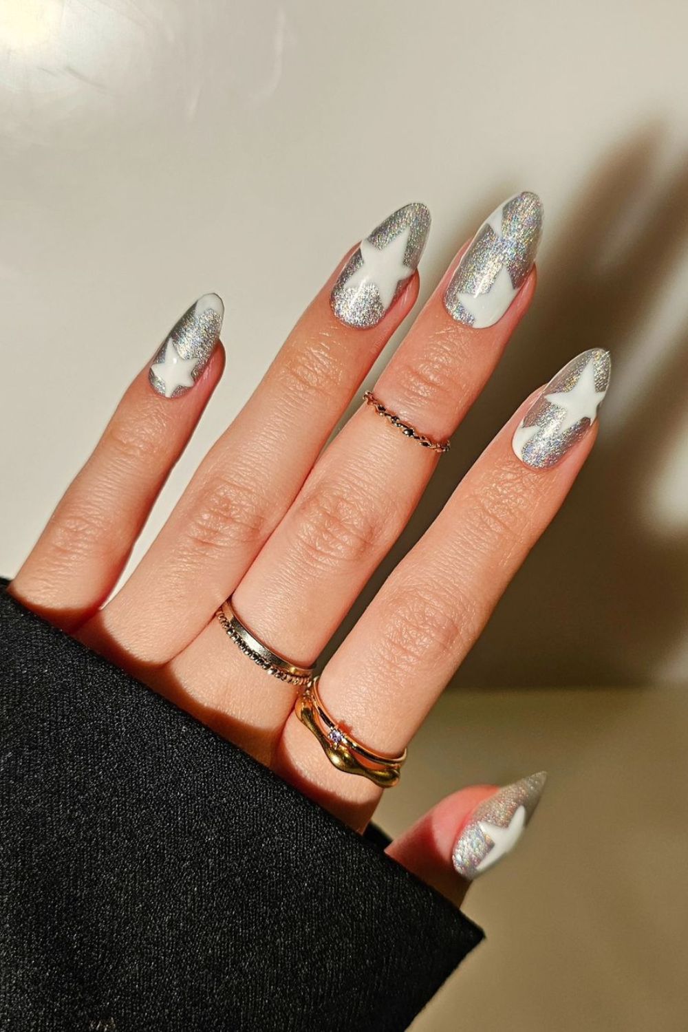 silver velvet nails with white stars