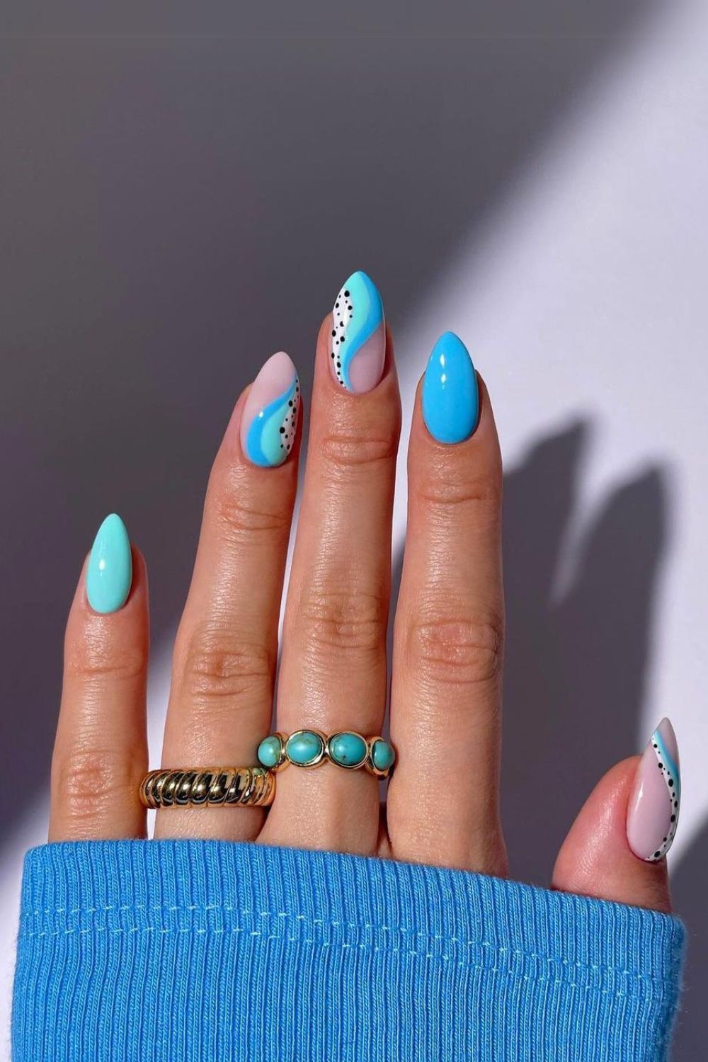 Aqua swirl nails