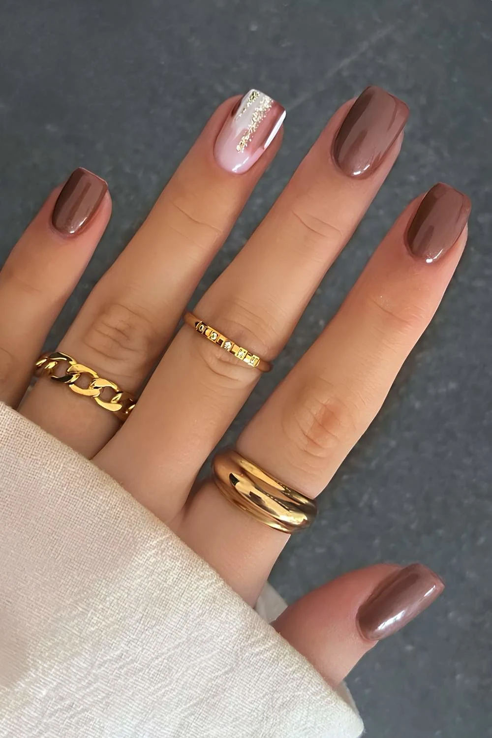 Classic Caramel Brown Nails That Never Go Out of Style