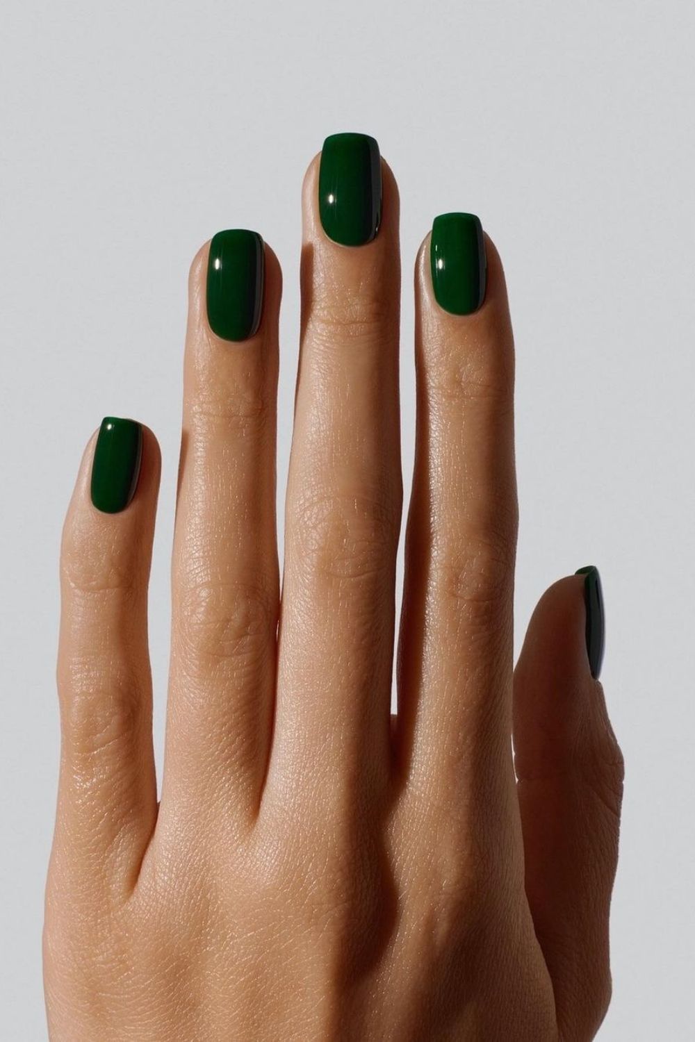 Dark emerald green nails