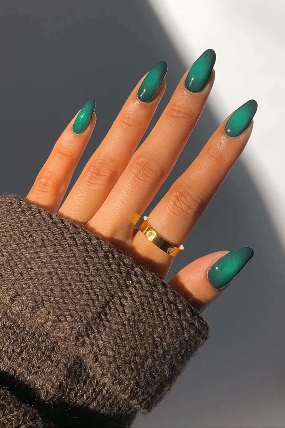 Dark green aura nails