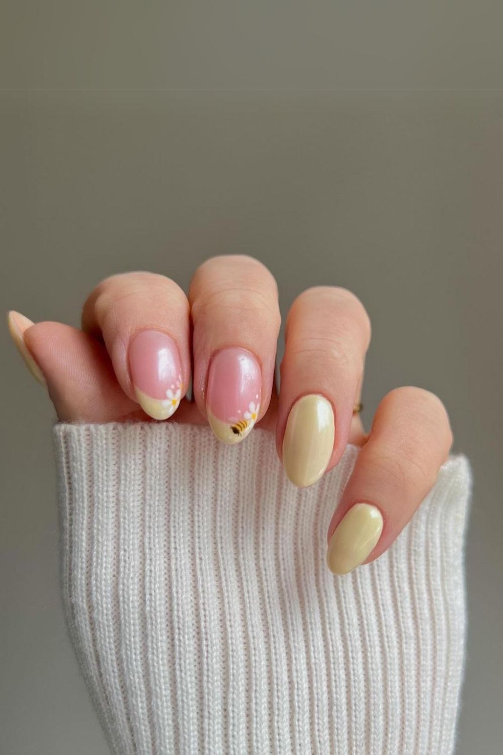 Glazed butter yellow nails with bees