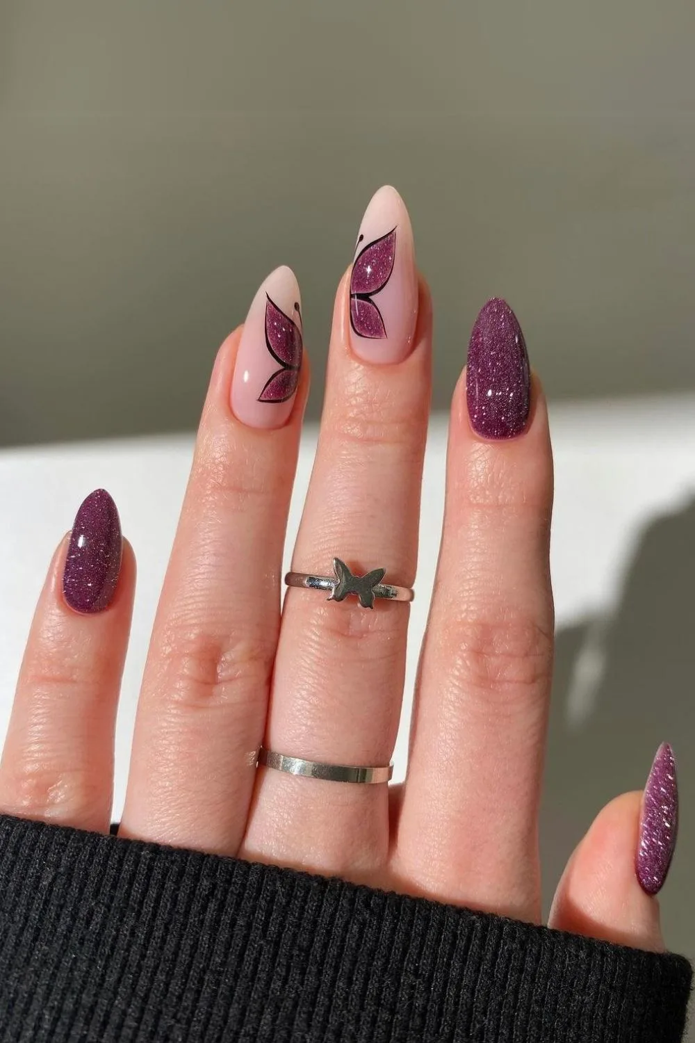 Glittery burgundy nails