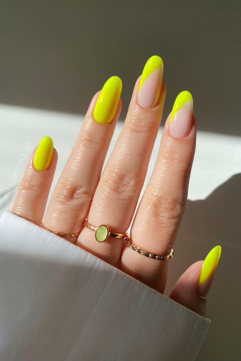 Highlghter yellow nails