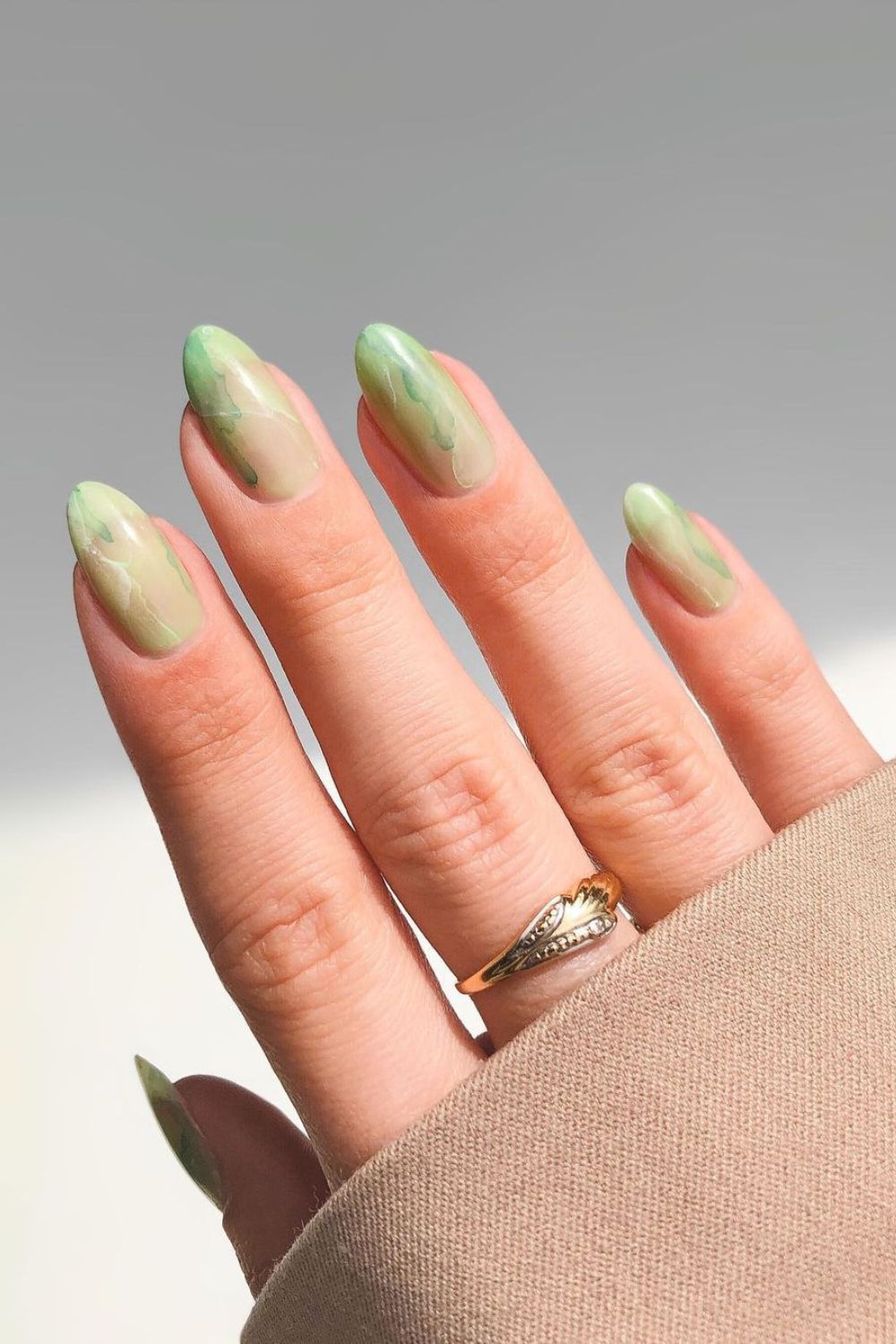 Light jade green marble nails