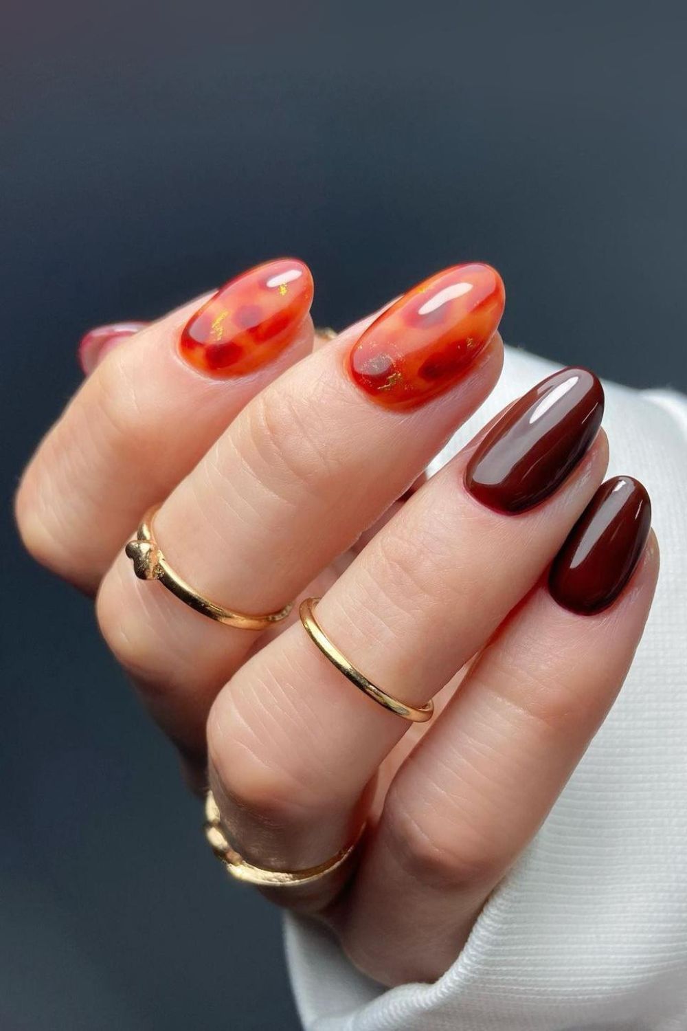 Red and brown tortoise shell nails