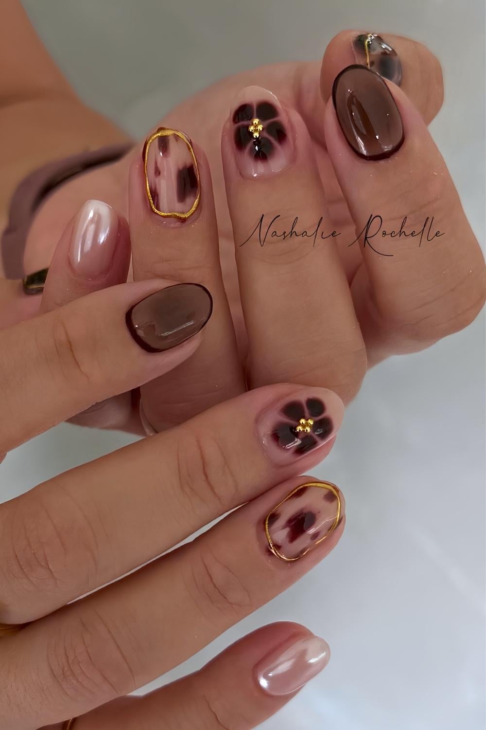 Short brown mani with animal print and flowers