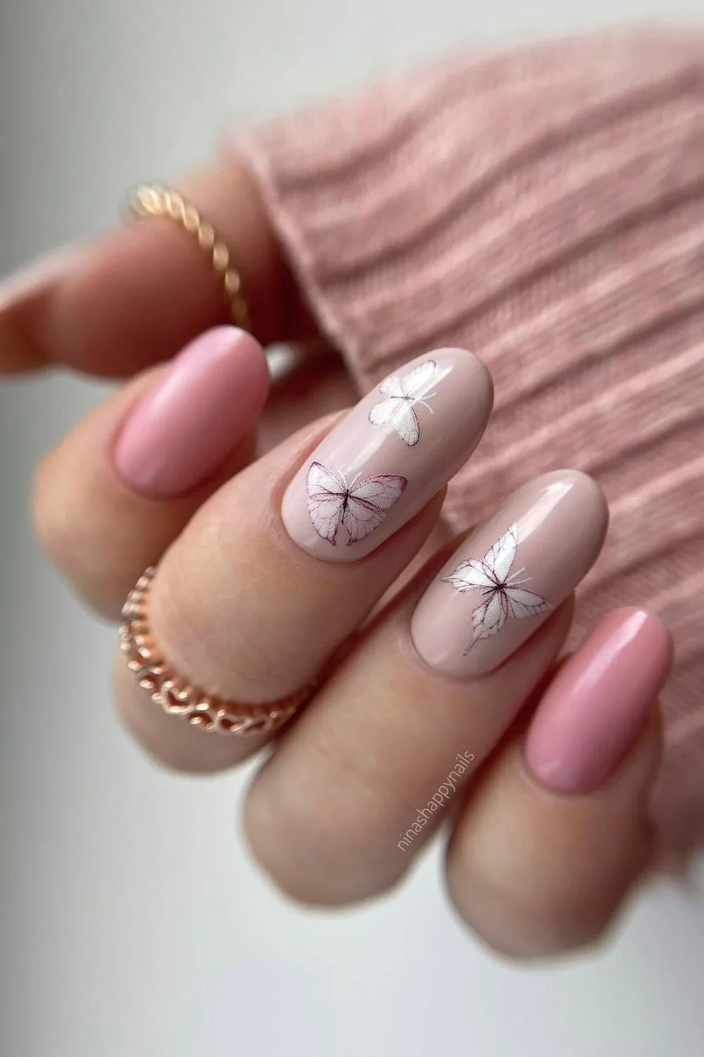 Soft pink nails